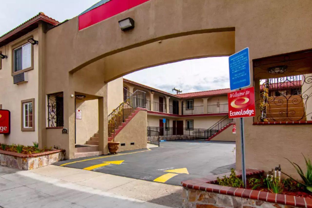 Econo Lodge Long Beach I-405 Exterior photo
