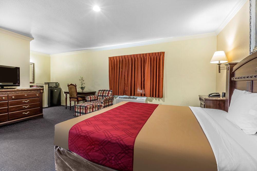 Econo Lodge Long Beach I-405 Exterior photo