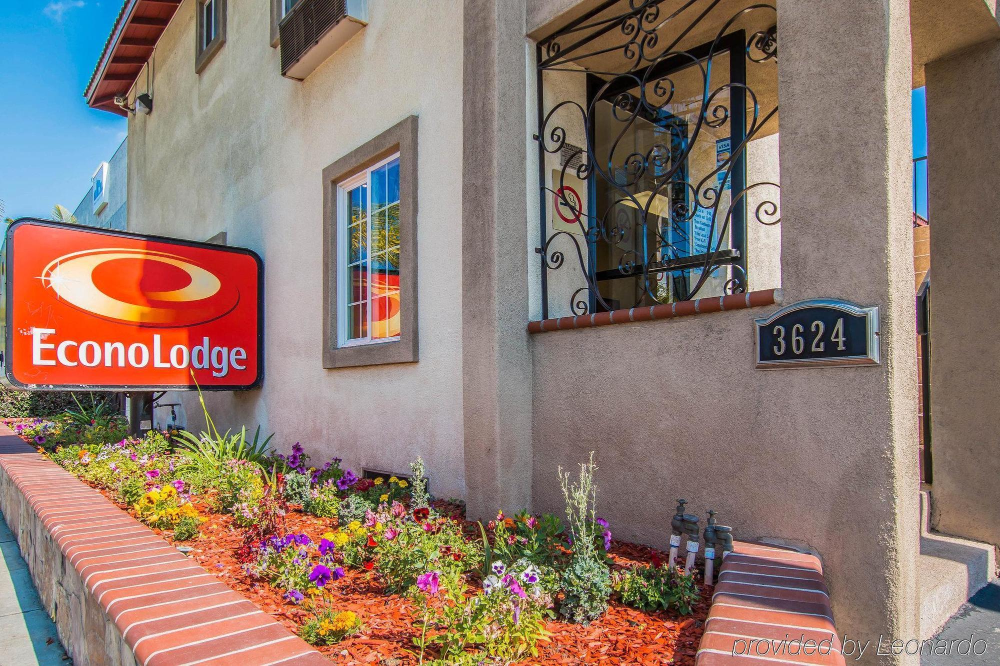 Econo Lodge Long Beach I-405 Exterior photo